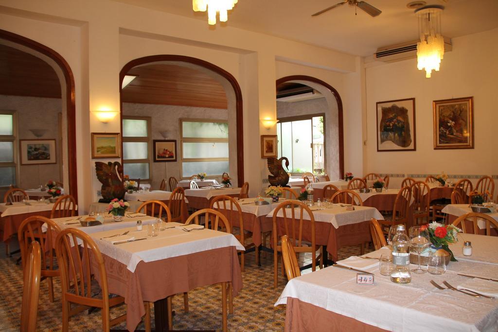 Hotel Paco Pietra Ligure Exterior foto