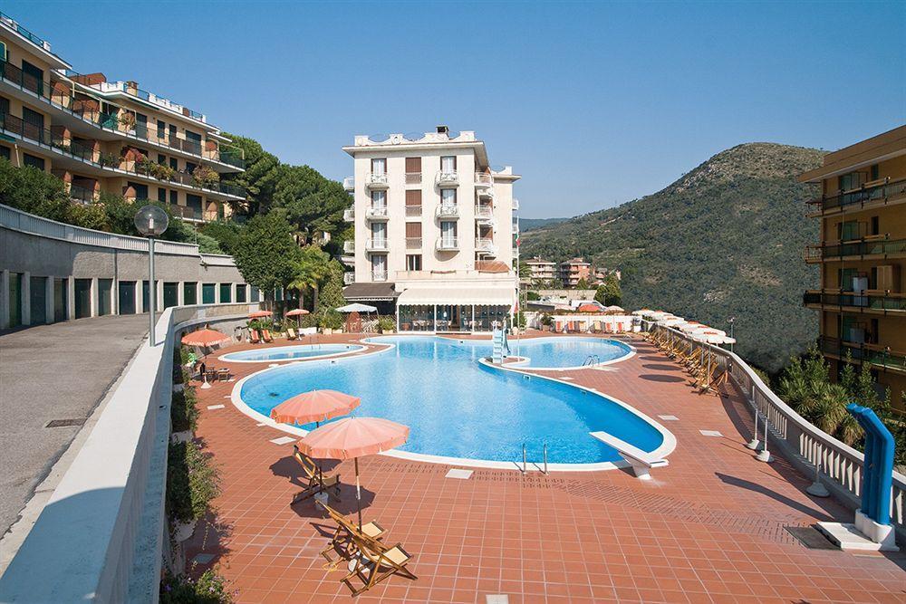 Hotel Paco Pietra Ligure Exterior foto